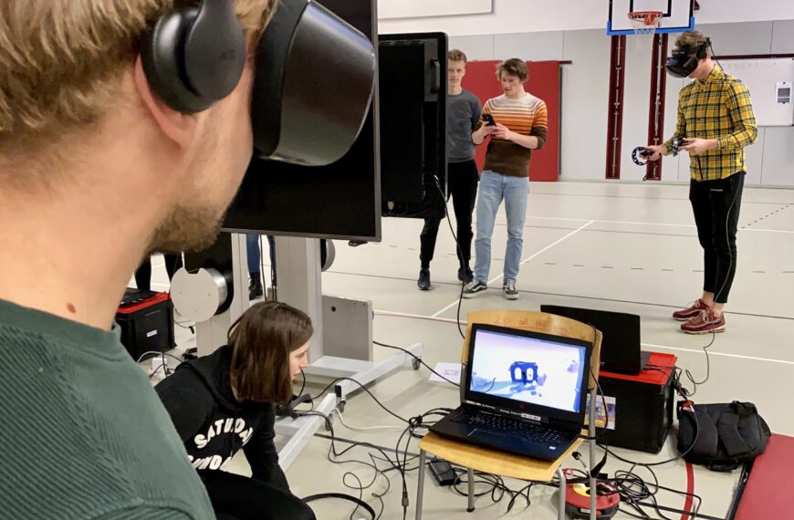 ReAction VR co-creatie met jongeren. uitgevoerd voor Mee & de Wering Jongerenwerk in samenwerking met cultureel centrum Triade, en partner Gamesolutionlab uit Eindhoven.